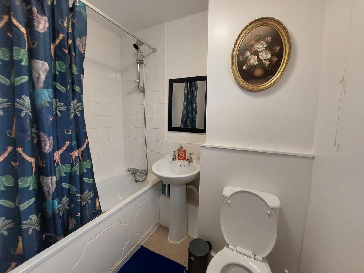 Lovely 2-Bed House In The Heart Of Woodhouse Leeds Leeds  Eksteriør billede