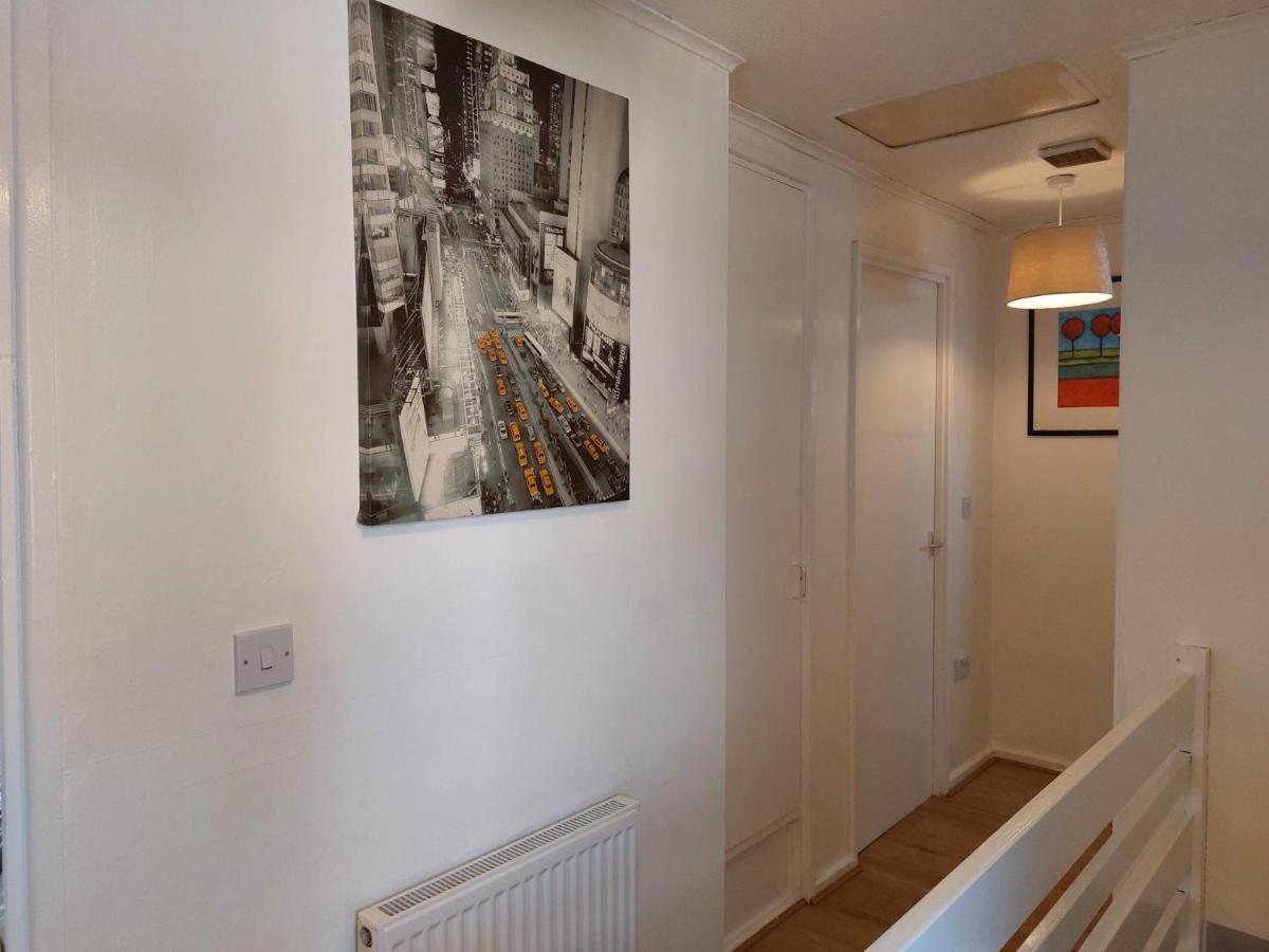 Lovely 2-Bed House In The Heart Of Woodhouse Leeds Leeds  Eksteriør billede