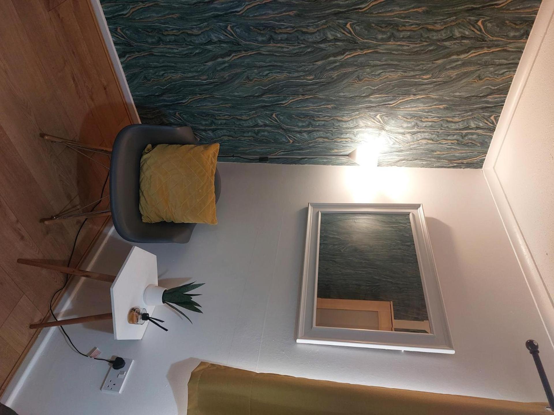 Lovely 2-Bed House In The Heart Of Woodhouse Leeds Leeds  Eksteriør billede