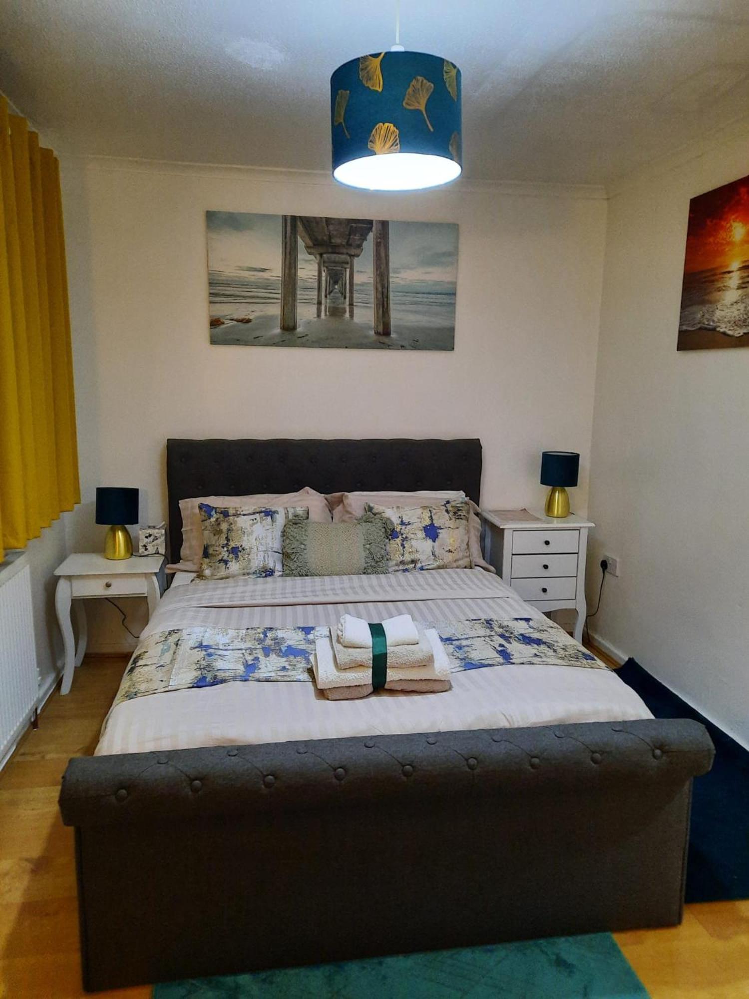 Lovely 2-Bed House In The Heart Of Woodhouse Leeds Leeds  Eksteriør billede
