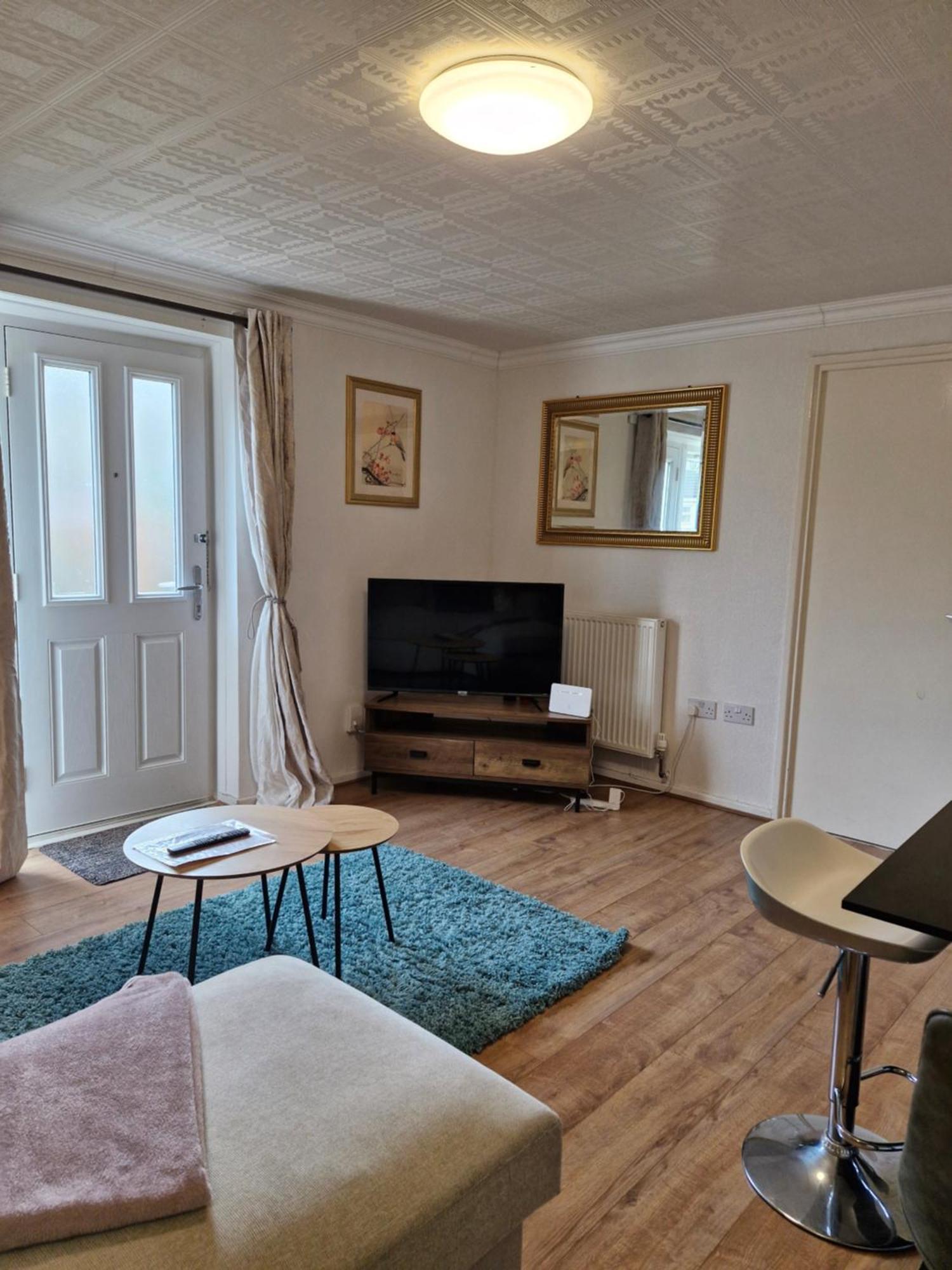 Lovely 2-Bed House In The Heart Of Woodhouse Leeds Leeds  Eksteriør billede