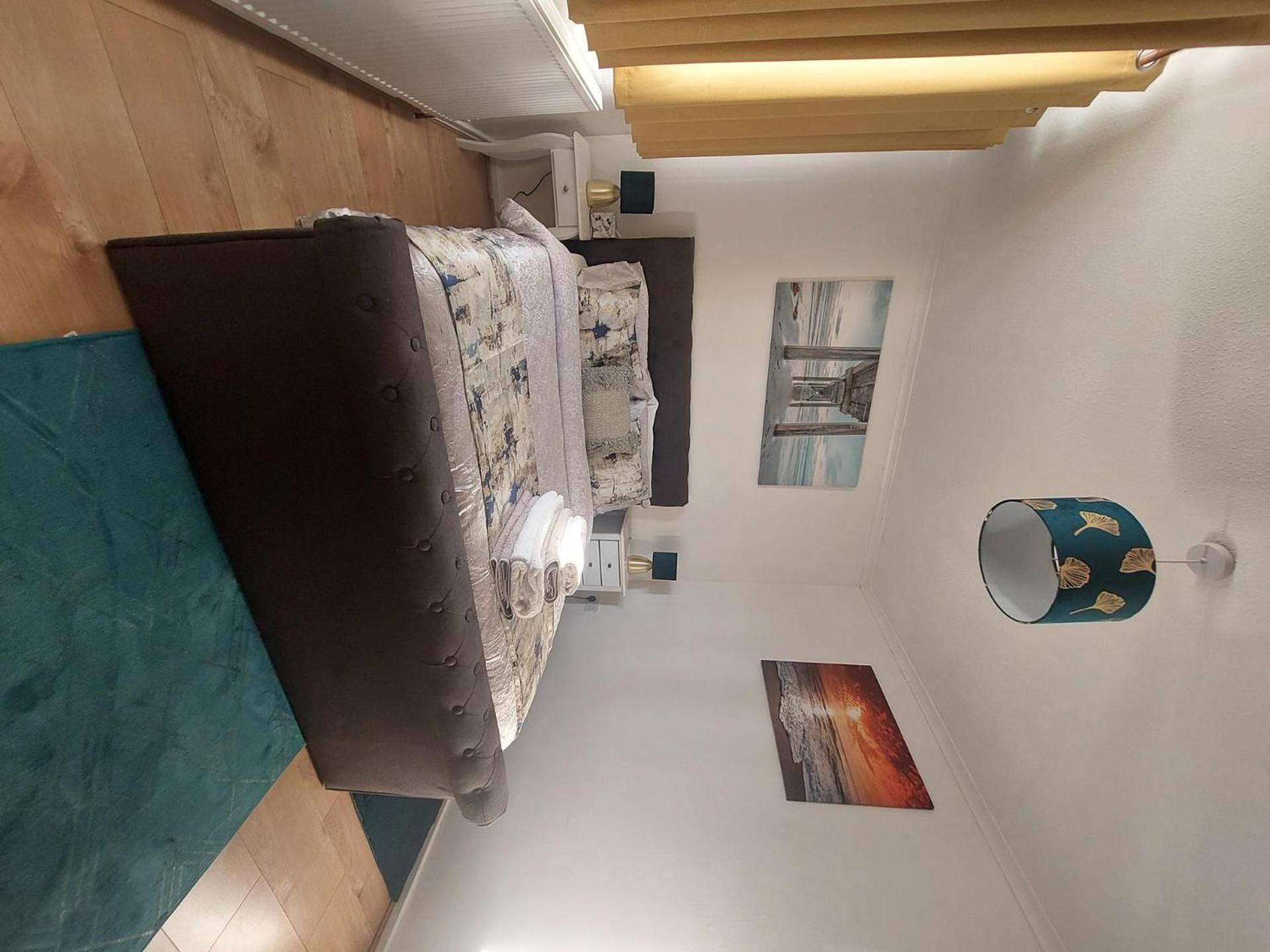 Lovely 2-Bed House In The Heart Of Woodhouse Leeds Leeds  Eksteriør billede