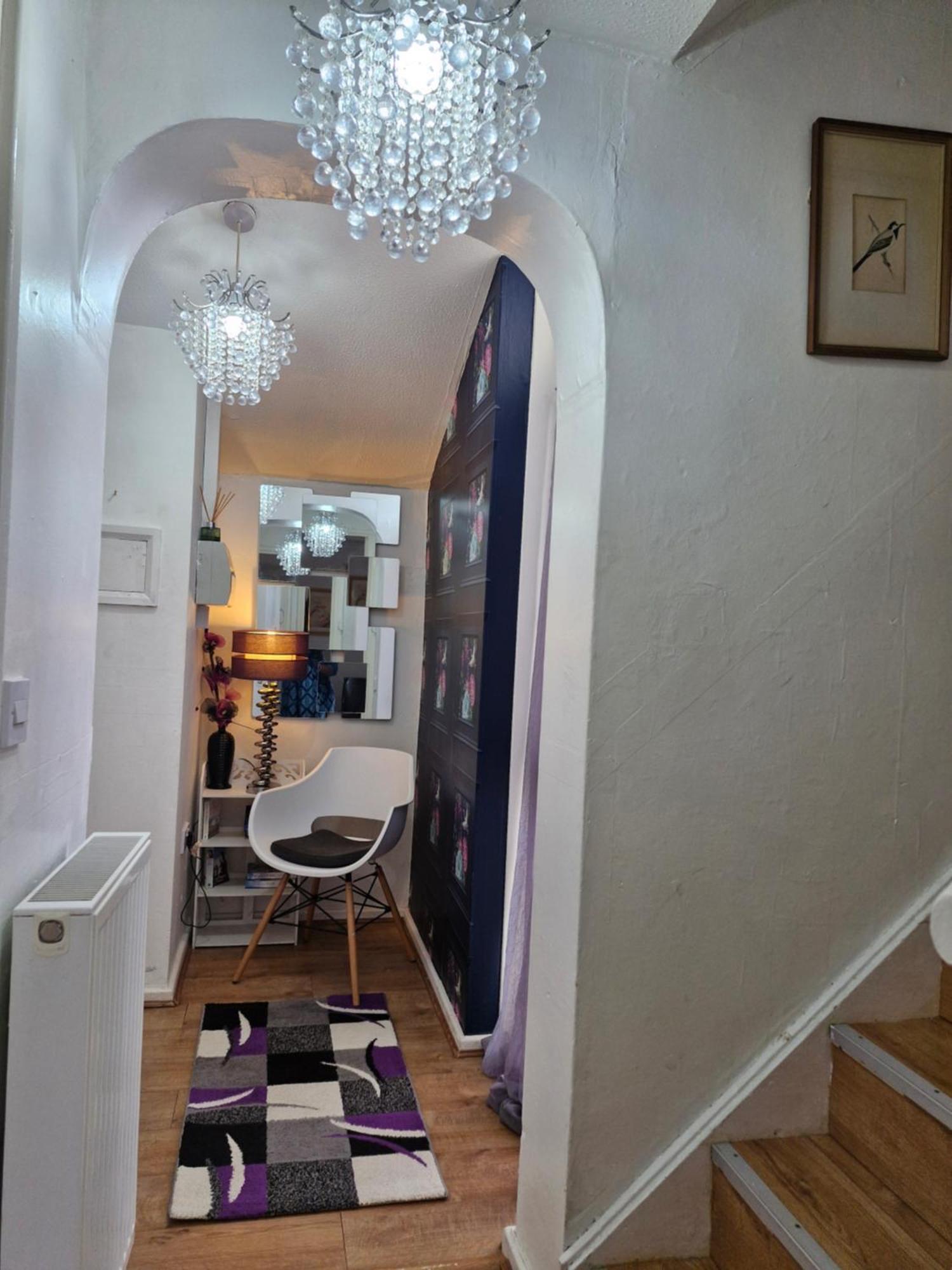 Lovely 2-Bed House In The Heart Of Woodhouse Leeds Leeds  Eksteriør billede
